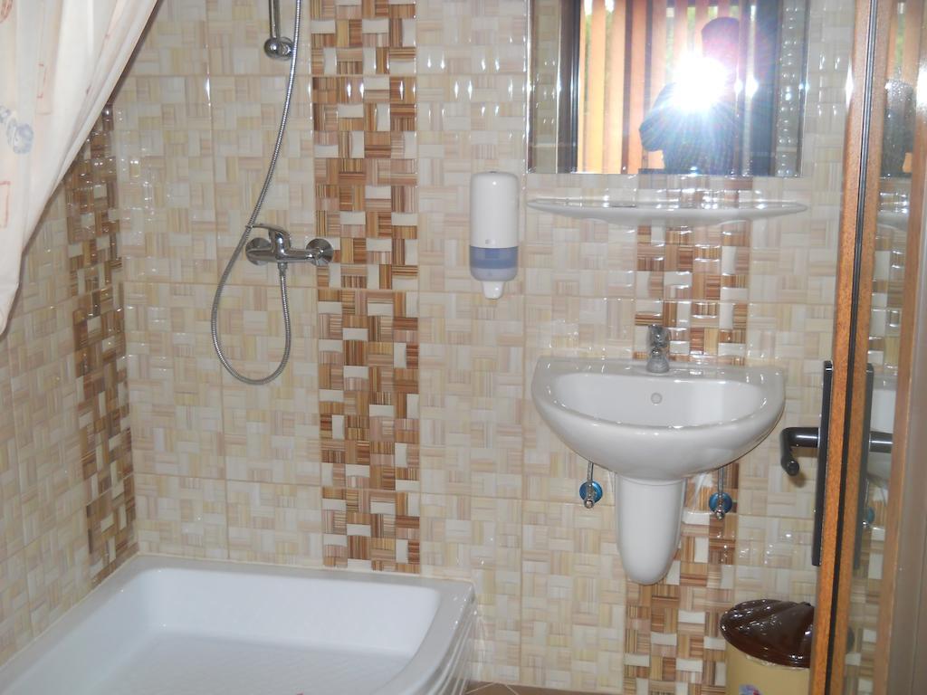 Pensiunea Cora Piteşti Quarto foto